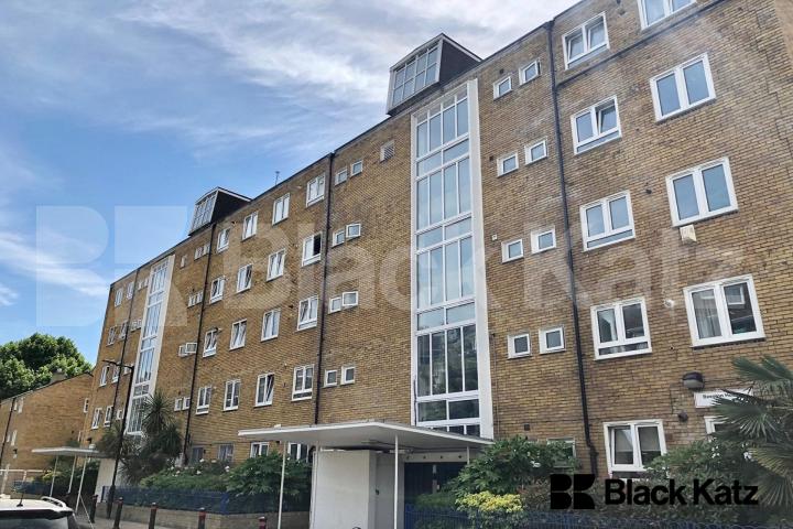 Recently Refurbished Wooden Floors & Charming Balcony Burbage Close , Borough/London Bridge